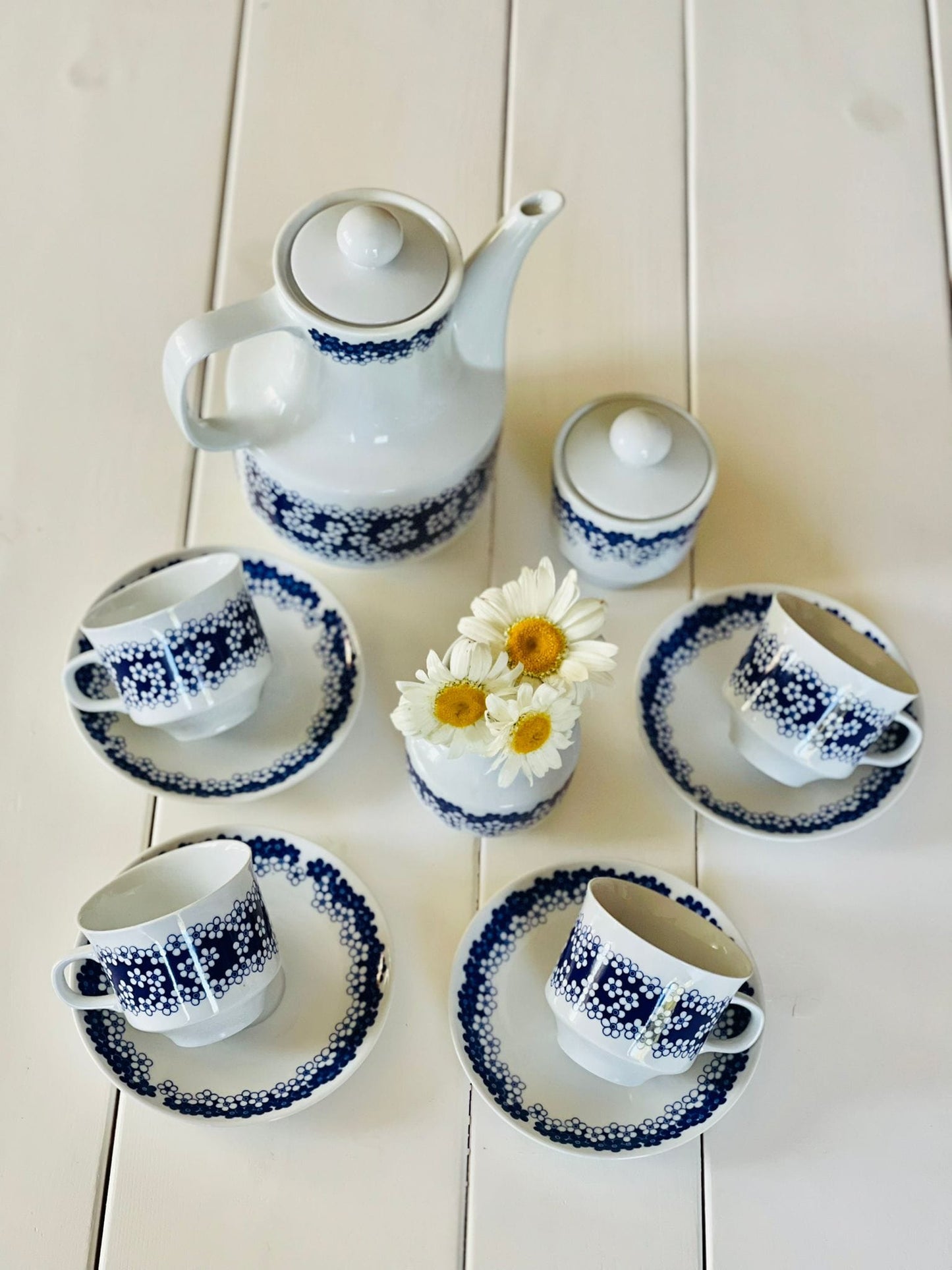 Set de cafea cu floricele albastre